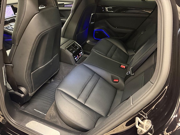 Porsche Panamera 4 11 of 18