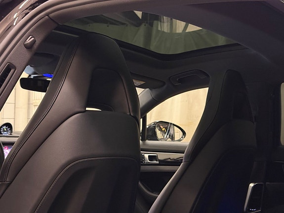 Porsche Panamera 4 14 of 18