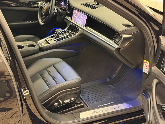 Porsche Panamera 4 17 of 18