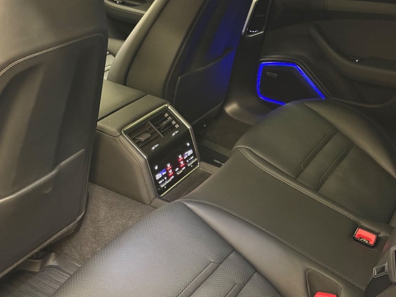 Porsche Panamera 4 12 of 18