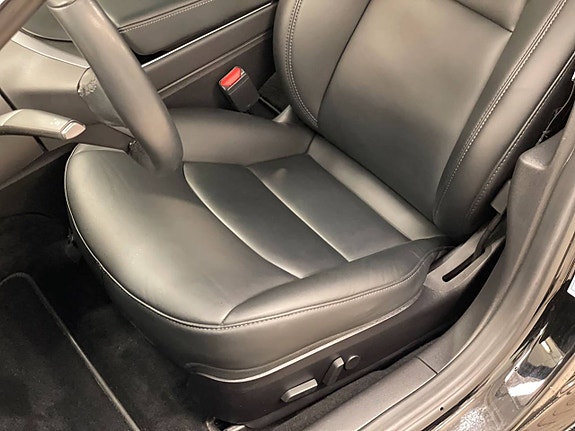 Tesla Model 3 8 of 18