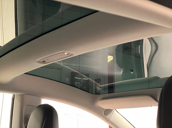 Tesla Model 3 14 of 18