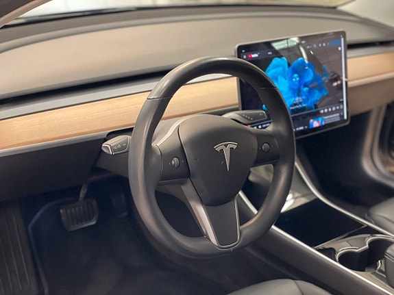 Tesla Model 3 6 of 18