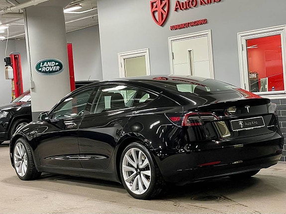 Tesla Model 3 3 of 18