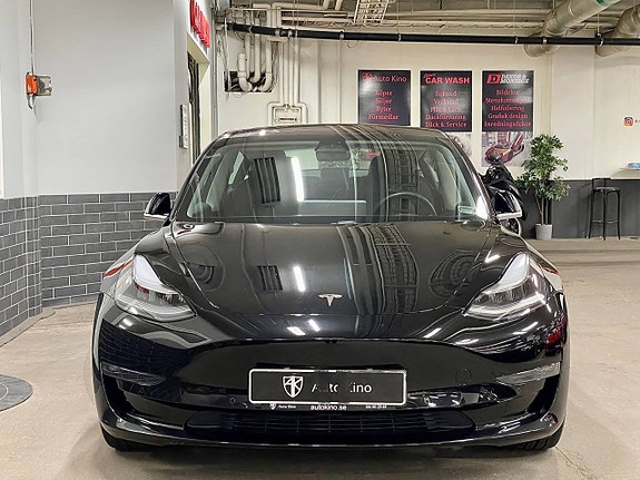 Tesla Model 3 4 of 18