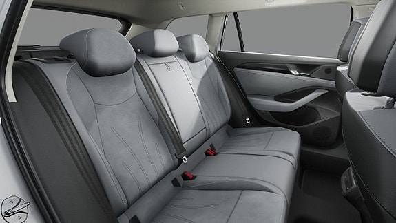 Volkswagen Passat 13 of 18