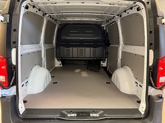 Mercedes-Benz eVito 112 6 of 14