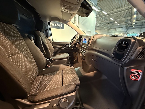 Mercedes-Benz eVito 112 8 of 14