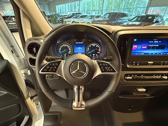 Mercedes-Benz eVito 112 11 of 14