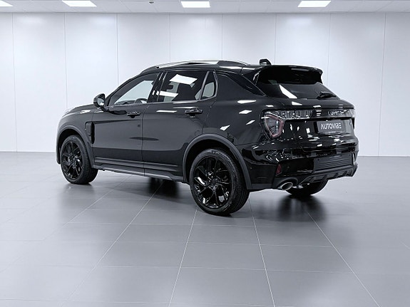 Lynk & Co 01 2 of 30