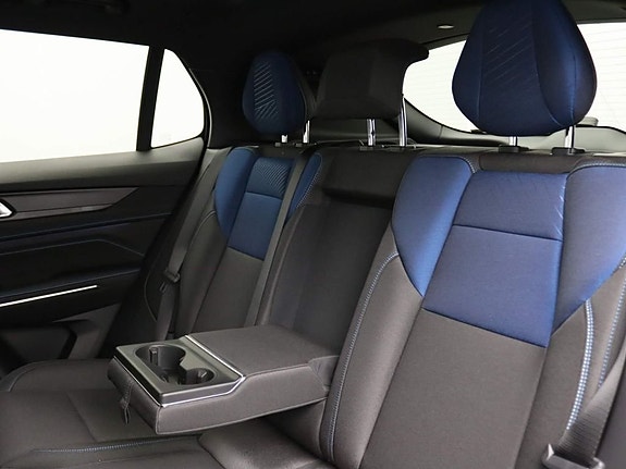 Lynk & Co 01 13 of 30