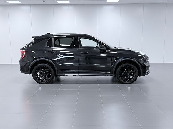 Lynk & Co 01 3 of 30