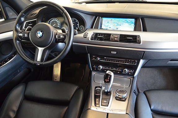 BMW 530d 3 of 5