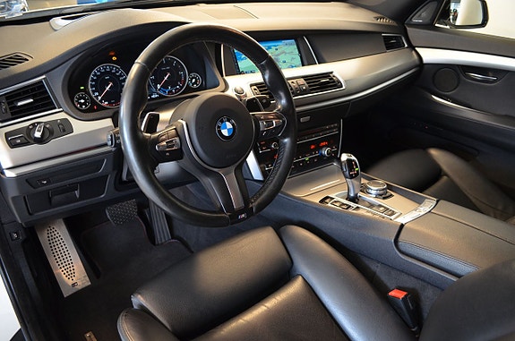 BMW 530d 2 of 5