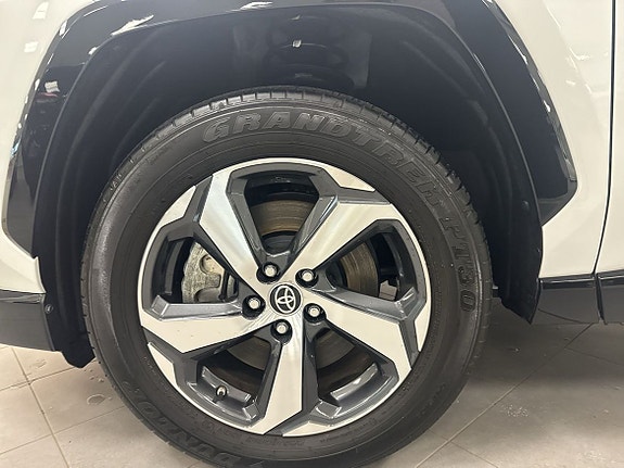 Toyota RAV4 14 of 22