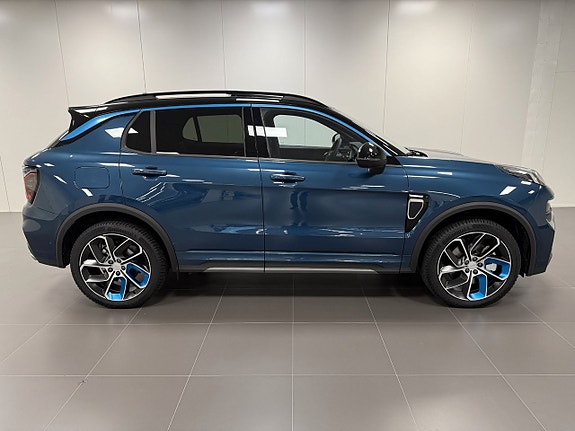 Lynk & Co 01 3 of 30