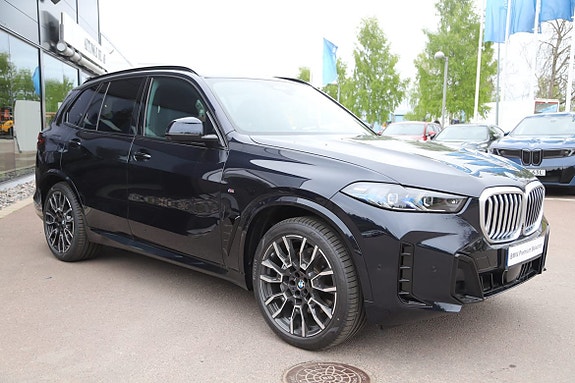 BMW X5 2 of 5