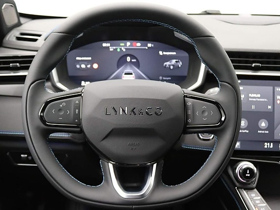 Lynk & Co 01 10 of 30
