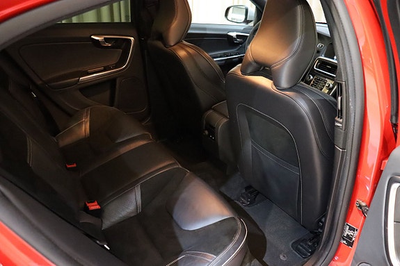 Volvo S60 11 of 26