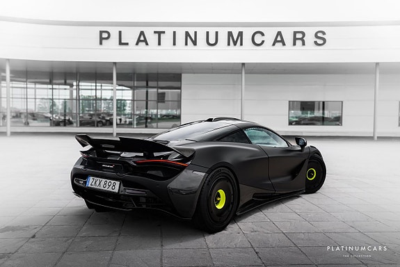 McLaren 720S 2 of 5