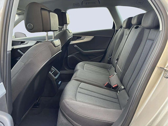 Audi A4 14 of 18