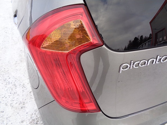 Kia Picanto 25 of 30