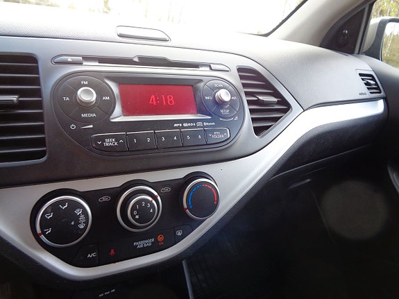 Kia Picanto 12 of 30