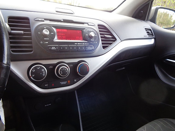 Kia Picanto 22 of 30