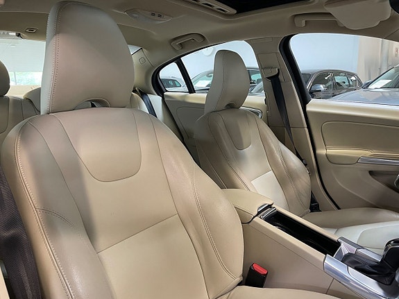 Volvo S60 7 of 24