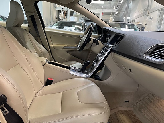 Volvo S60 6 of 24