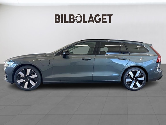 Volvo V60 2 of 15