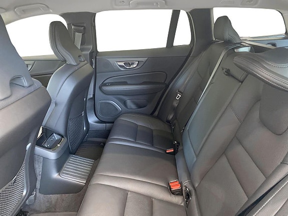 Volvo V60 7 of 15