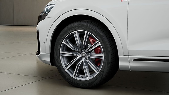 Audi Q8 4 of 11