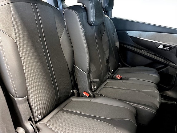 Peugeot 5008 15 of 21