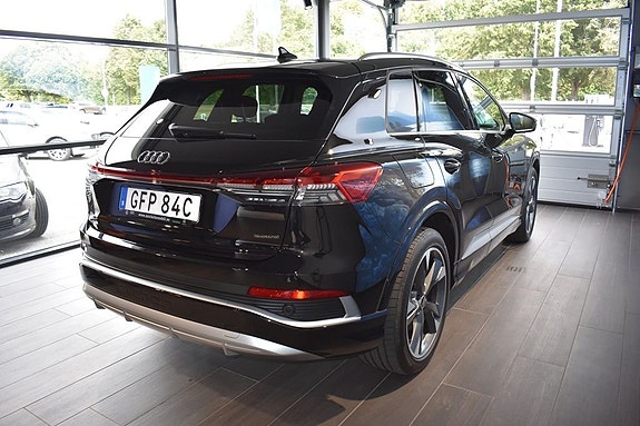 Audi Q4 e-tron 3 of 5