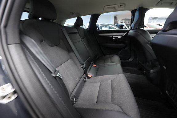 Volvo V90 10 of 21
