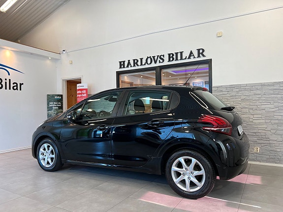 Peugeot 208 5 of 5