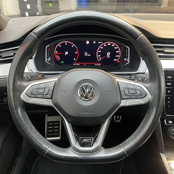 Volkswagen Passat 11 of 13