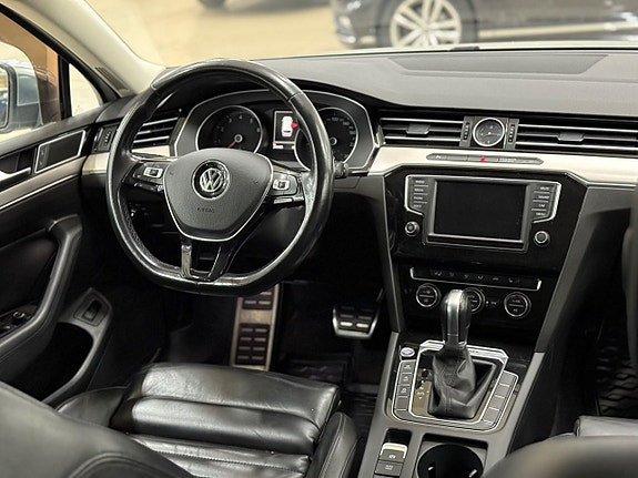 Volkswagen Passat Alltrack 11 of 19