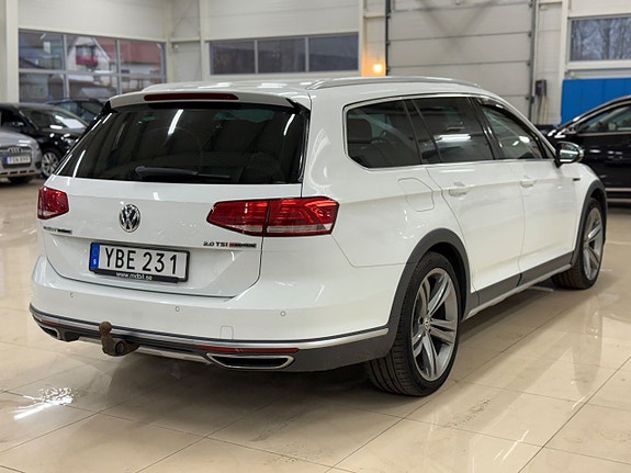 Volkswagen Passat Alltrack 4 of 5
