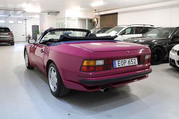 Porsche 944 3 of 5