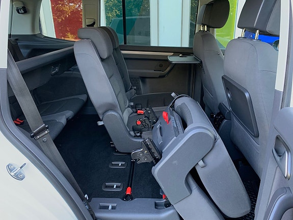 Volkswagen Touran 9 of 28