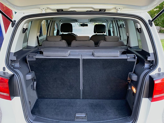 Volkswagen Touran 13 of 28