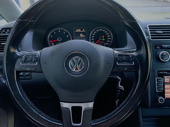 Volkswagen Touran 5 of 5