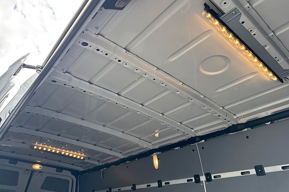 Mercedes-Benz eSprinter 420 9 of 29
