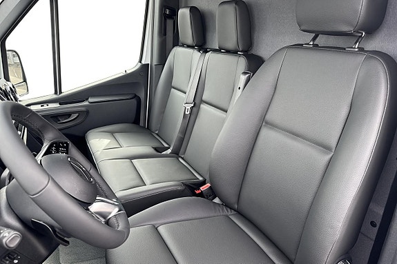 Mercedes-Benz eSprinter 420 16 of 29