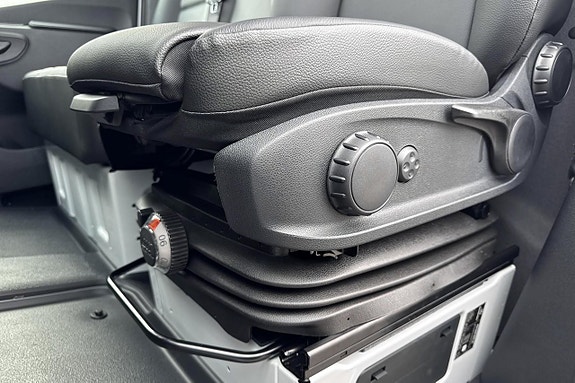 Mercedes-Benz eSprinter 420 15 of 29