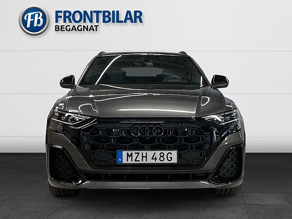 Audi Q8 2 of 30