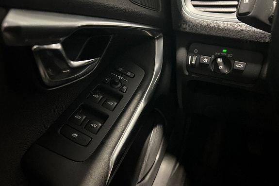 Volvo V40 Cross Country 11 of 16