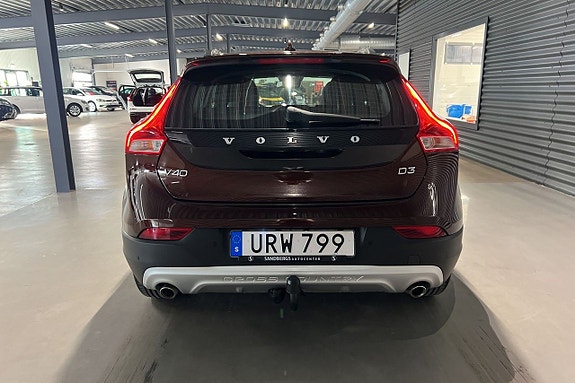 Volvo V40 Cross Country 5 of 16